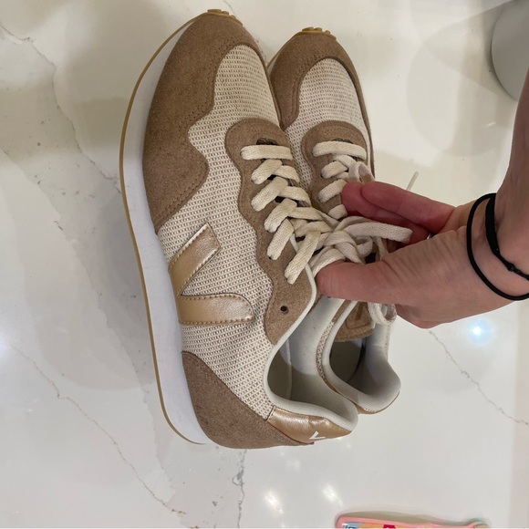 Veja Women's SDU J-Mesh Sneakers - Brown and Cream - Picture 7 of 9